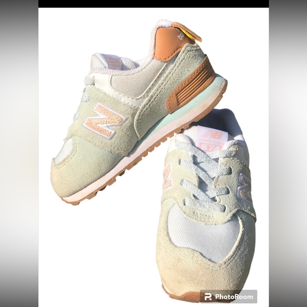 Girls new Balance sneakers size 8